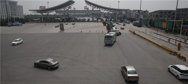 新筑車(chē)站路口隔離墩